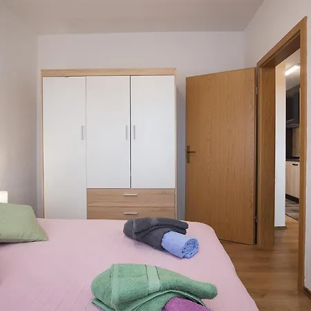 Apartman Little Gallery **** *